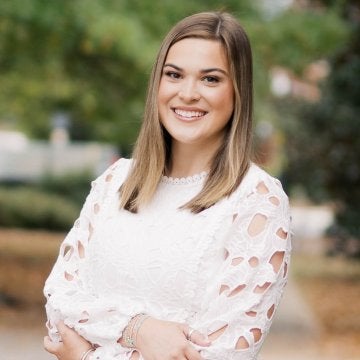 Headshot of Loan Officer Caitlin Falkner