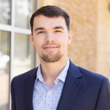 Headshot of Senior Loan Officer Caleb Andrews