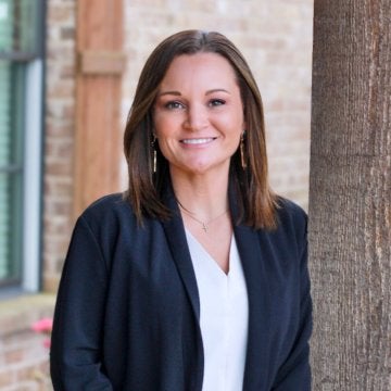 Headshot of Loan Processor Heather Young