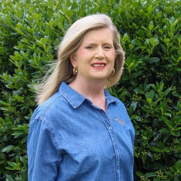 Headshot of Loan Processor Nancy Newman